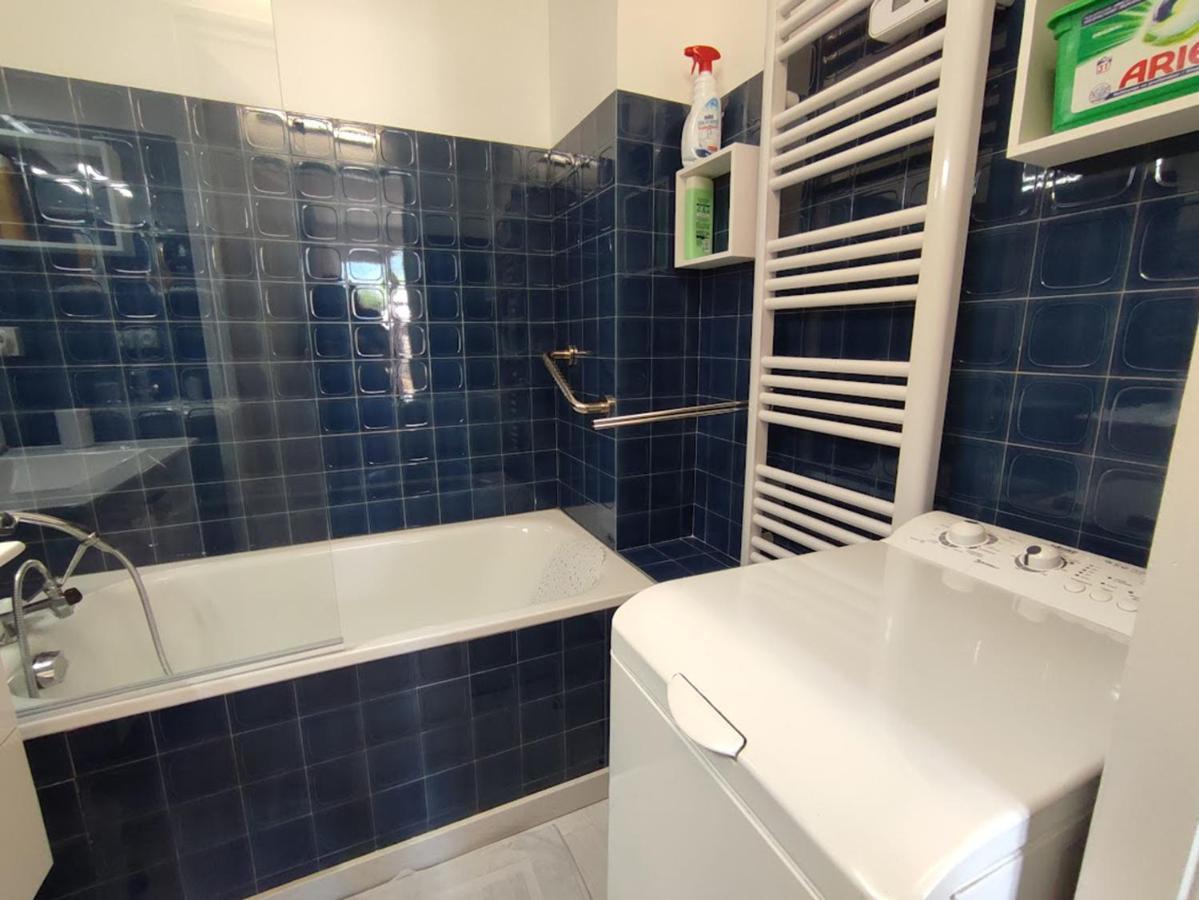 Chez Dominique, T2, Centre Ville, Vue Montagne, Wifi, 4 Personnes Bagnères-de-Luchon Buitenkant foto