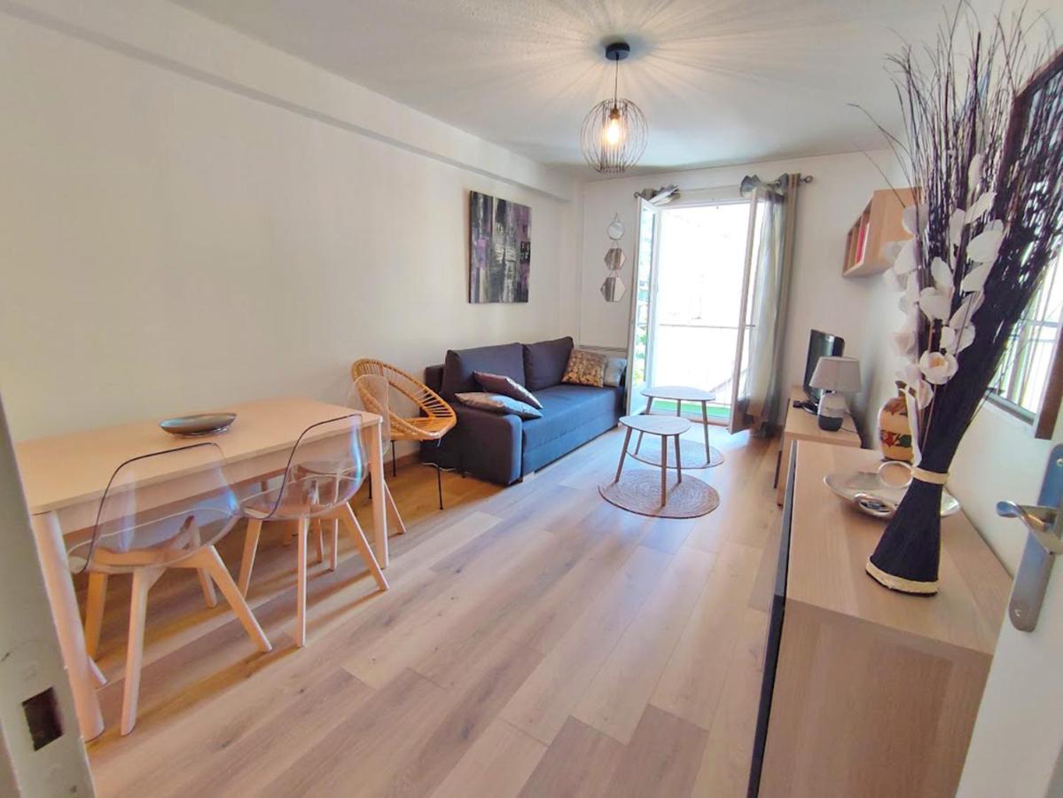 Chez Dominique, T2, Centre Ville, Vue Montagne, Wifi, 4 Personnes Bagnères-de-Luchon Buitenkant foto