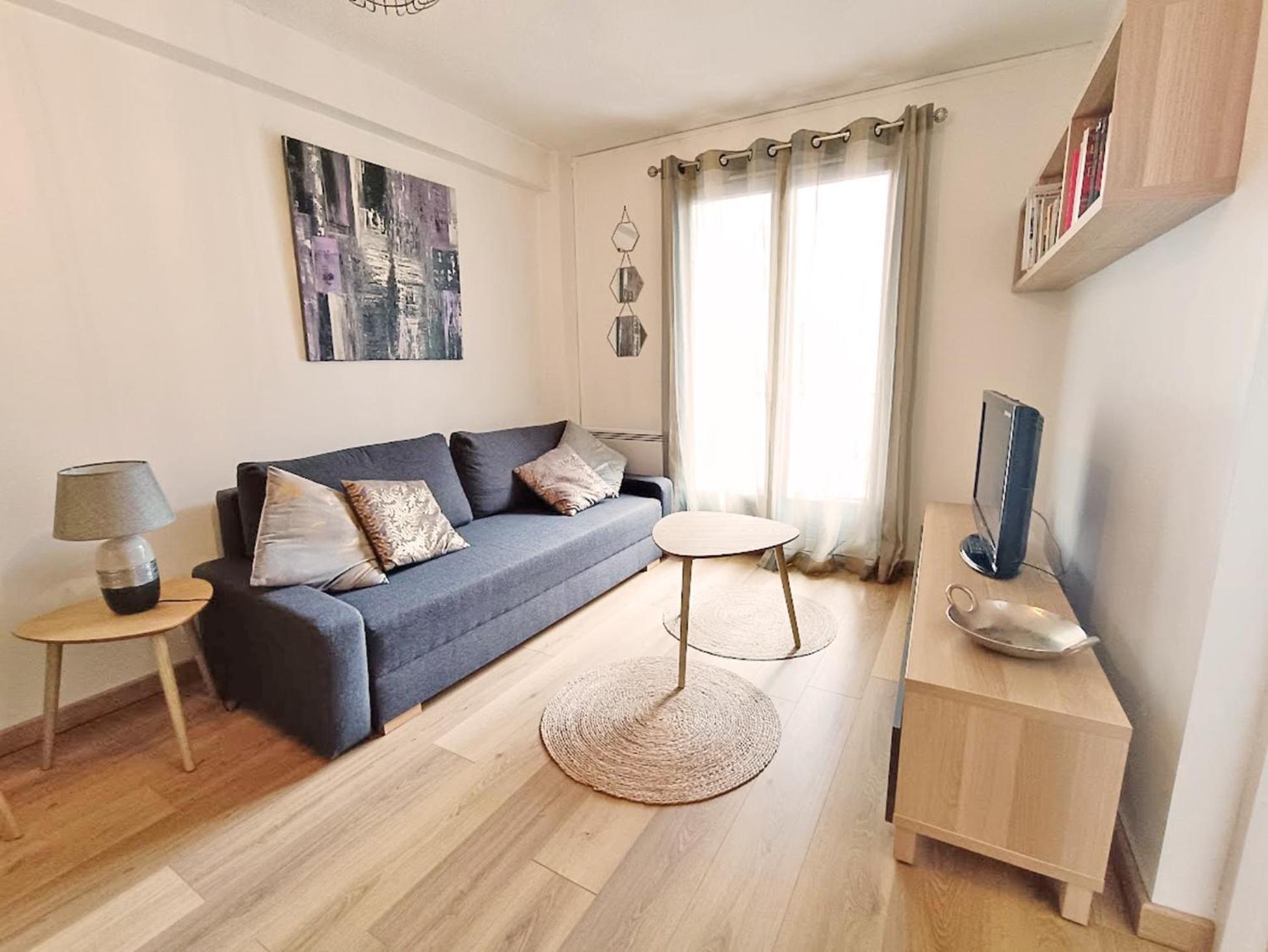 Chez Dominique, T2, Centre Ville, Vue Montagne, Wifi, 4 Personnes Bagnères-de-Luchon Buitenkant foto