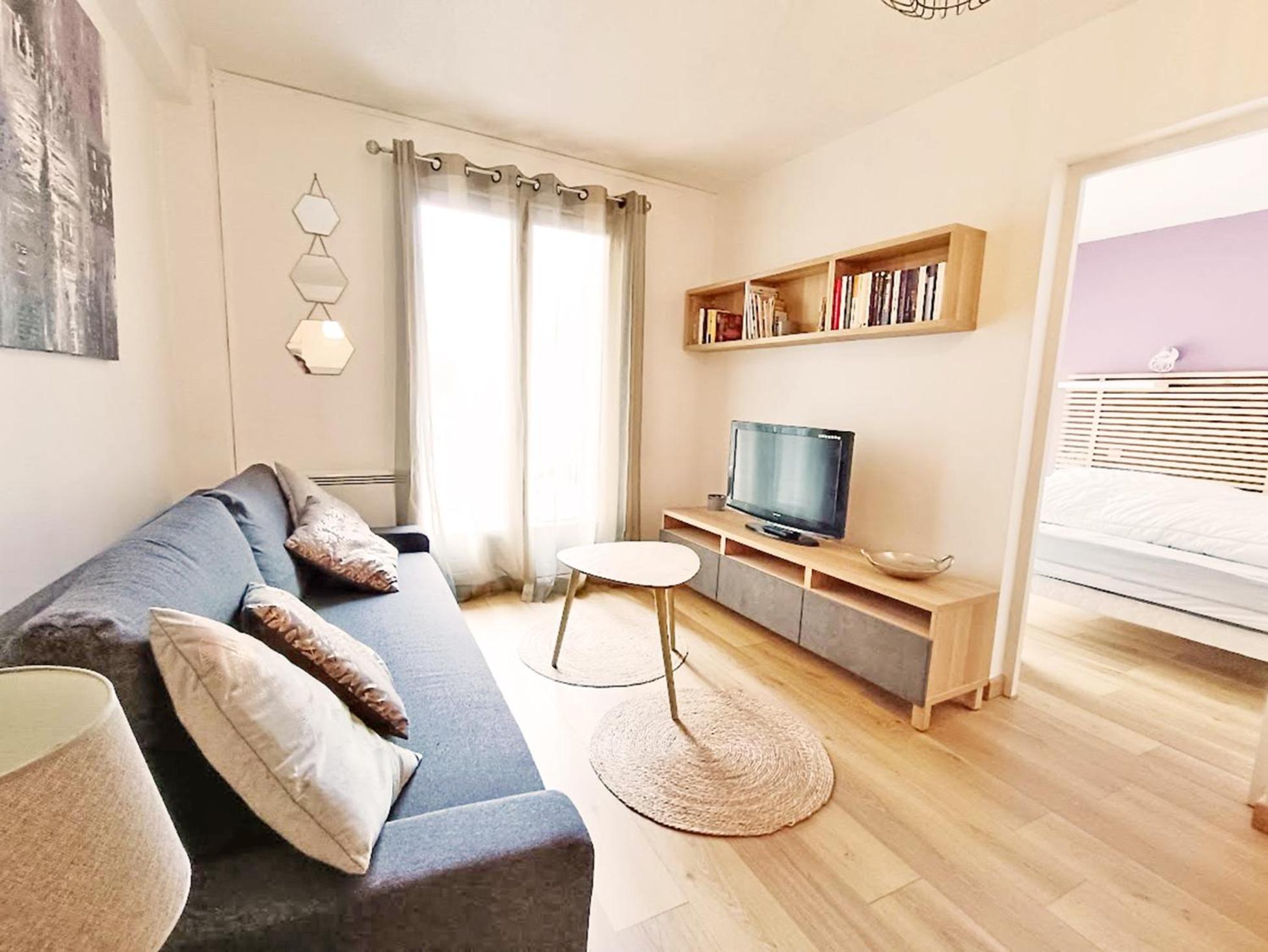 Chez Dominique, T2, Centre Ville, Vue Montagne, Wifi, 4 Personnes Bagnères-de-Luchon Buitenkant foto